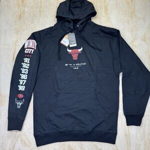 NEW Chicago Bulls Mitchell Ness Bleacher Report Black World Tour Hoodie LG